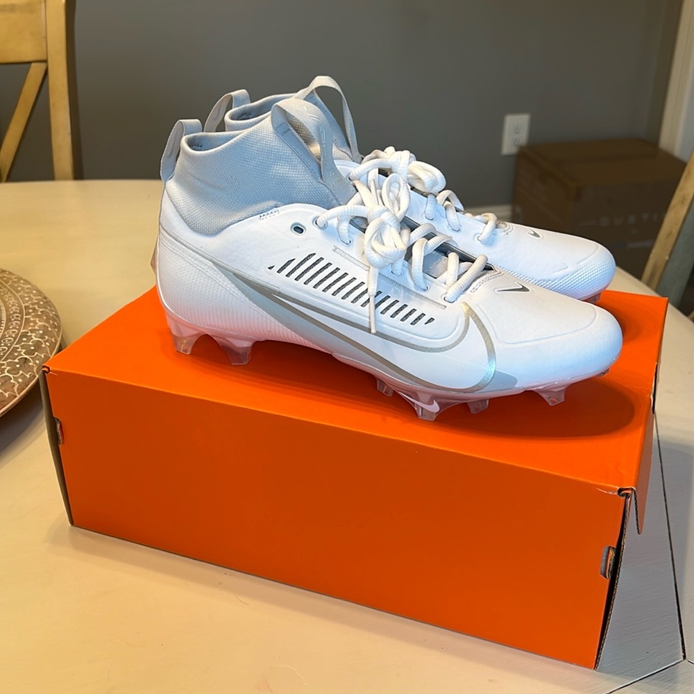 Nike Vapor Edge Pro football cleats NEW! Never worn!